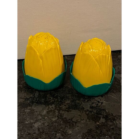 Vintage 1970’s Jaydon Tulip Salt and Pepper Shakers Yellow/ Green - Picture 3 of 10